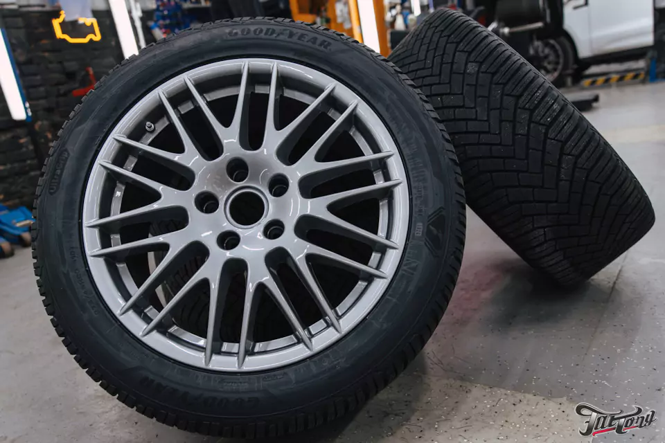 Окраска дисков и фирменный шиномонтаж на стендах Hunter для Porsche Cayenne. История о том, как мы заменили покрышку с высокой силовой неоднородностью